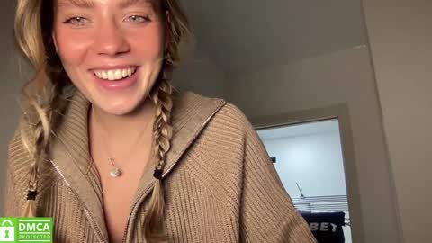 Snapshot of angel_from_sky chatting on 9, 1, 2025 Greetings Jess online show from 9, 1, 2025