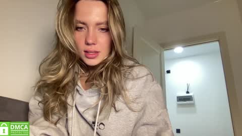 Snapshot of angel_from_sky chatting on 13, 1, 2025 Greetings Jess online show from 13, 1, 2025