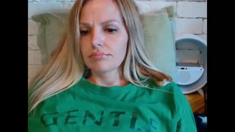 Snapshot of angel_girllovemy chatting on 2, 11, 2025 ANGEL online show from 2, 11, 2025