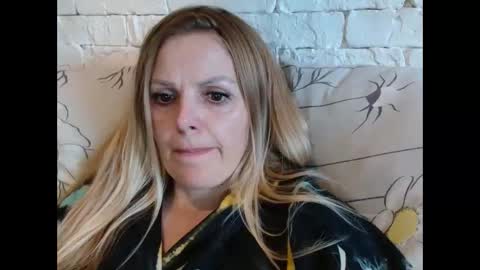 Snapshot of angel_girllovemy chatting on 26, 11, 2025 ANGEL online show from 26, 11, 2025