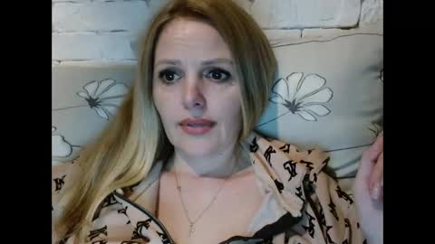 Snapshot of angel_girllovemy chatting on 28, 11, 2025 ANGEL online show from 28, 11, 2025