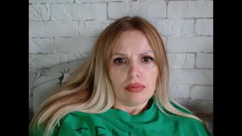 Snapshot of angel_girllovemy chatting on 5, 12, 2025 ANGEL online show from 5, 12, 2025