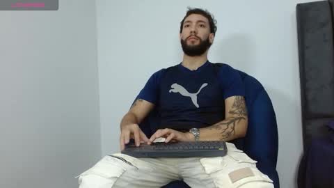 Snapshot of angel_kyrozz chatting on 13, 11, 2025 angel_kyrozz online show from 13, 11, 2025