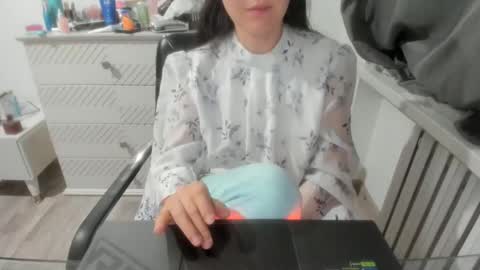 angel_lee__ online show from 4, 1, 2025