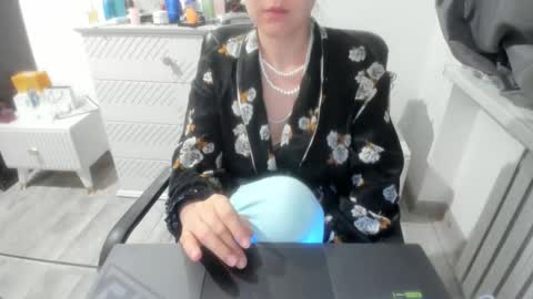 angel_lee__ online show from 5, 1, 2025