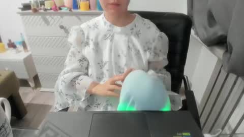 angel_lee__ online show from 18, 2, 2025