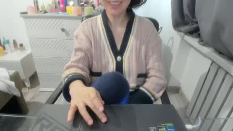 angel_lee__ online show from 9, 3, 2025