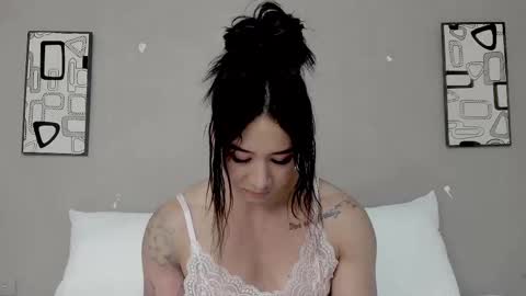 Snapshot of angel_martins chatting on 2, 11, 2025 Angel online show from 2, 11, 2025