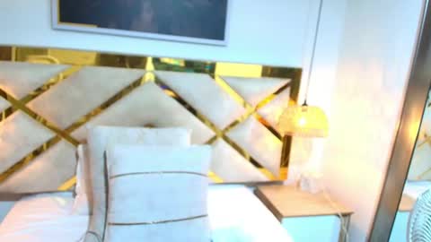 Nicolle  online show from 27, 5, 2026