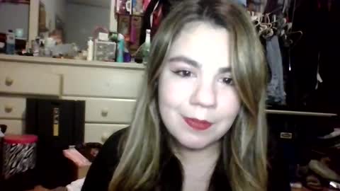 Snapshot of angel_raexx chatting on 9, 11, 2025 Angel online show from 9, 11, 2025