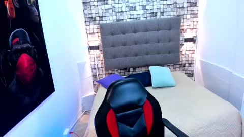 Angel Silver online show from 17, 12, 2025