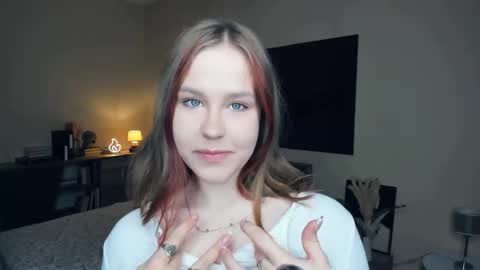 Snapshot of angel_to_burn chatting on 23, 9, 2025 SofiaSofi online show from 23, 9, 2025