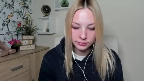 Angela online show from 7, 3, 2026