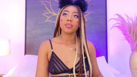 Angela Roberts online show from 17, 11, 2025