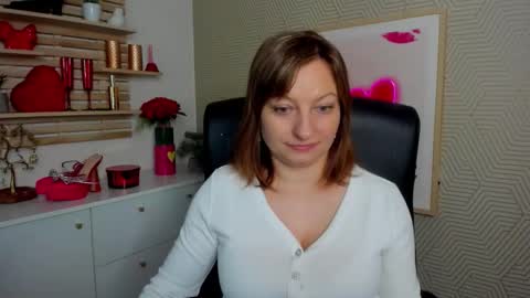 Angela online show from 8, 4, 2026