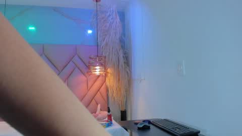 Snapshot of angelaa_cute chatting on 14, 12, 2024 ANGELA online show from 14, 12, 2024