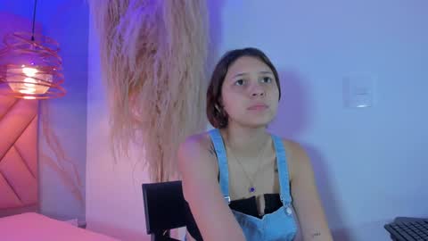 Snapshot of angelaa_cute chatting on 28, 1, 2025 ANGELA online show from 28, 1, 2025
