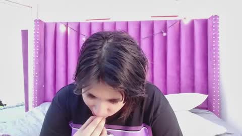 Snapshot of angelarumiee chatting on 23, 10, 2025 Angela online show from 23, 10, 2025