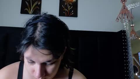 Snapshot of angelarumiee chatting on 23, 11, 2025 Angela online show from 23, 11, 2025