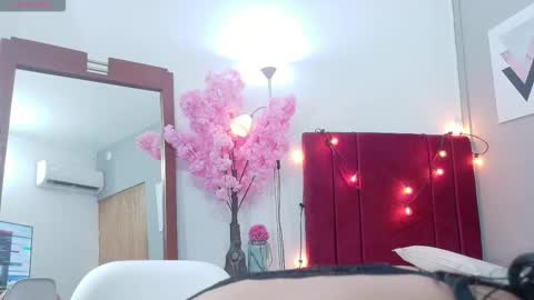 Snapshot of angelarumiee chatting on 29, 11, 2025 Angela online show from 29, 11, 2025