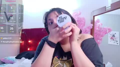 Snapshot of angelarumiee chatting on 3, 12, 2025 Angela online show from 3, 12, 2025