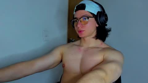 Snapshot of angelbennet_ chatting on 13, 11, 2025 Angel Bennet online show from 13, 11, 2025