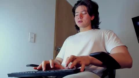 Snapshot of angelbennet_ chatting on 2, 12, 2025 Angel Bennet online show from 2, 12, 2025