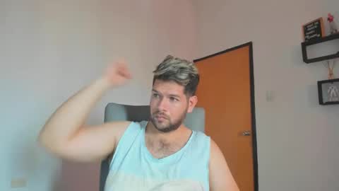 Snapshot of angelcute3 chatting on 22, 9, 2025 angel online show from 22, 9, 2025