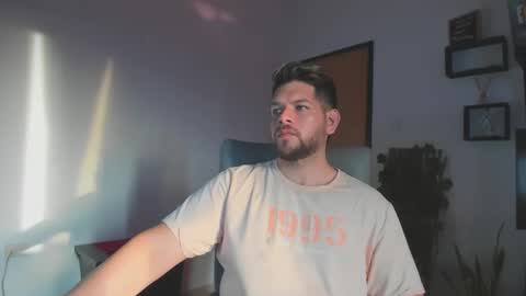 Snapshot of angelcute3 chatting on 7, 10, 2025 angel online show from 7, 10, 2025