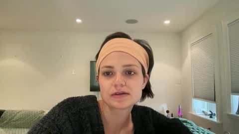 Snapshot of angeleleven11 chatting on 8, 10, 2025 angeleleven11 online show from 8, 10, 2025