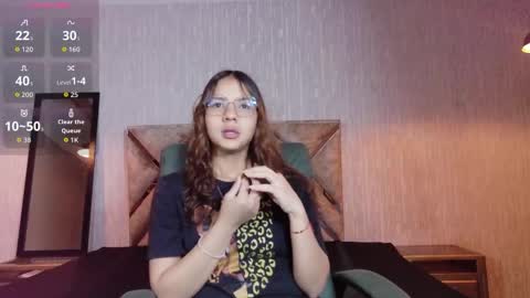 Snapshot of angeles_azul chatting on 4, 10, 2025 angel online show from 4, 10, 2025