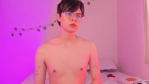 Angel Fiore online show from 4, 11, 2025