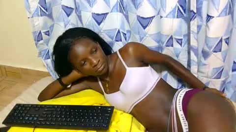 Snapshot of angelgoddess32 chatting on 25, 5, 2026 Angie online show from 25, 5, 2026