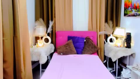 MISS PAU online show from 12, 10, 2025