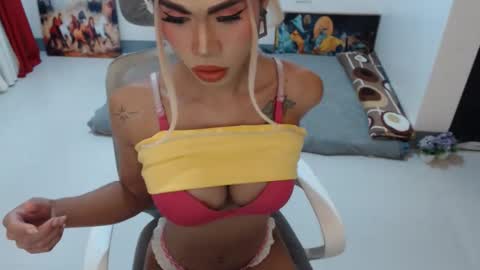 DIVINE ANGEL online show from 5, 11, 2025