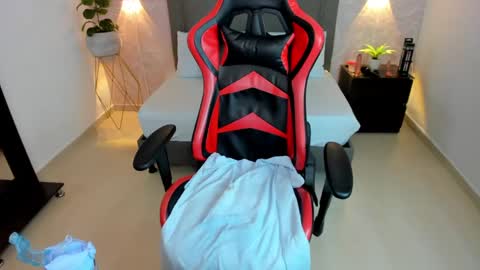 A N G E L I C A online show from 30, 1, 2025