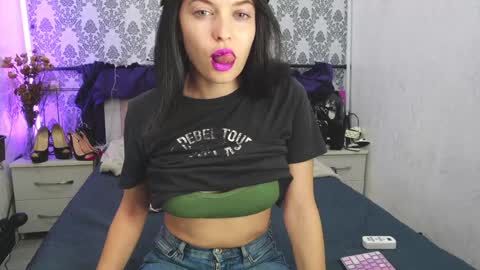 Angelika Rouge online show from 19, 9, 2025