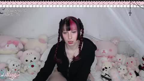 lillian online show from 10, 6, 2026