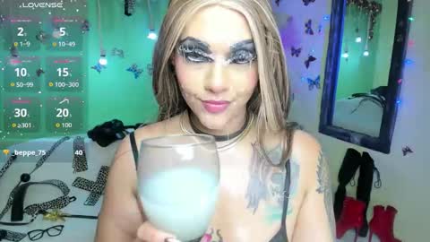 Snapshot of angelina_james_ chatting on 19, 12, 2025 Angelina online show from 19, 12, 2025