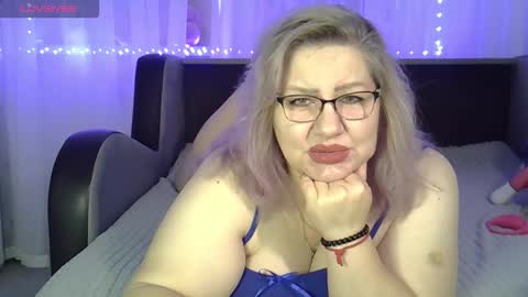 Snapshot of angelinaglam chatting on 14, 10, 2025 AngelinaGlam online show from 14, 10, 2025