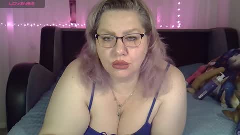 Snapshot of angelinaglam chatting on 25, 10, 2025 AngelinaGlam online show from 25, 10, 2025