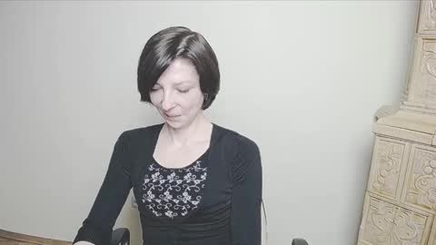 Snapshot of angelinalov_ chatting on 4, 3, 2025 Angelina online show from 4, 3, 2025