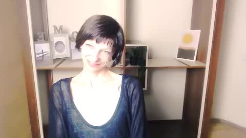 Snapshot of angelinalov_ chatting on 10, 9, 2025 Angelina online show from 10, 9, 2025