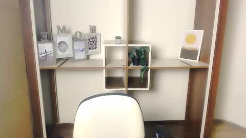 Snapshot of angelinalov_ chatting on 12, 9, 2025 Angelina online show from 12, 9, 2025