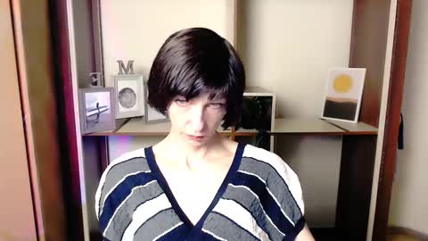Snapshot of angelinalov_ chatting on 2, 10, 2025 Angelina online show from 2, 10, 2025