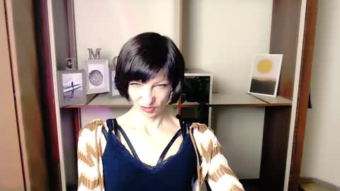 Snapshot of angelinalov_ chatting on 3, 10, 2025 Angelina online show from 3, 10, 2025