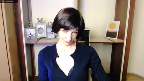 Snapshot of angelinalov_ chatting on 6, 10, 2025 Angelina online show from 6, 10, 2025