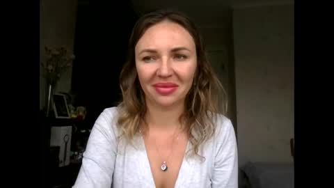 angelinalove28 online show from 12, 10, 2025