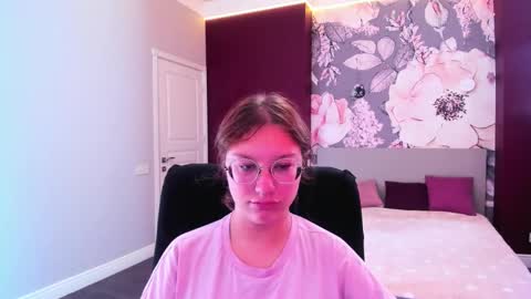 AngelinaLow online show from 18, 9, 2025