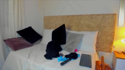 angelinarouse_ online show from 17, 12, 2025